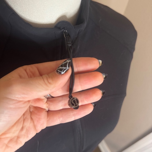 Lululemon Cropped Black Nulu Define Jacket - Picture 2 of 5
